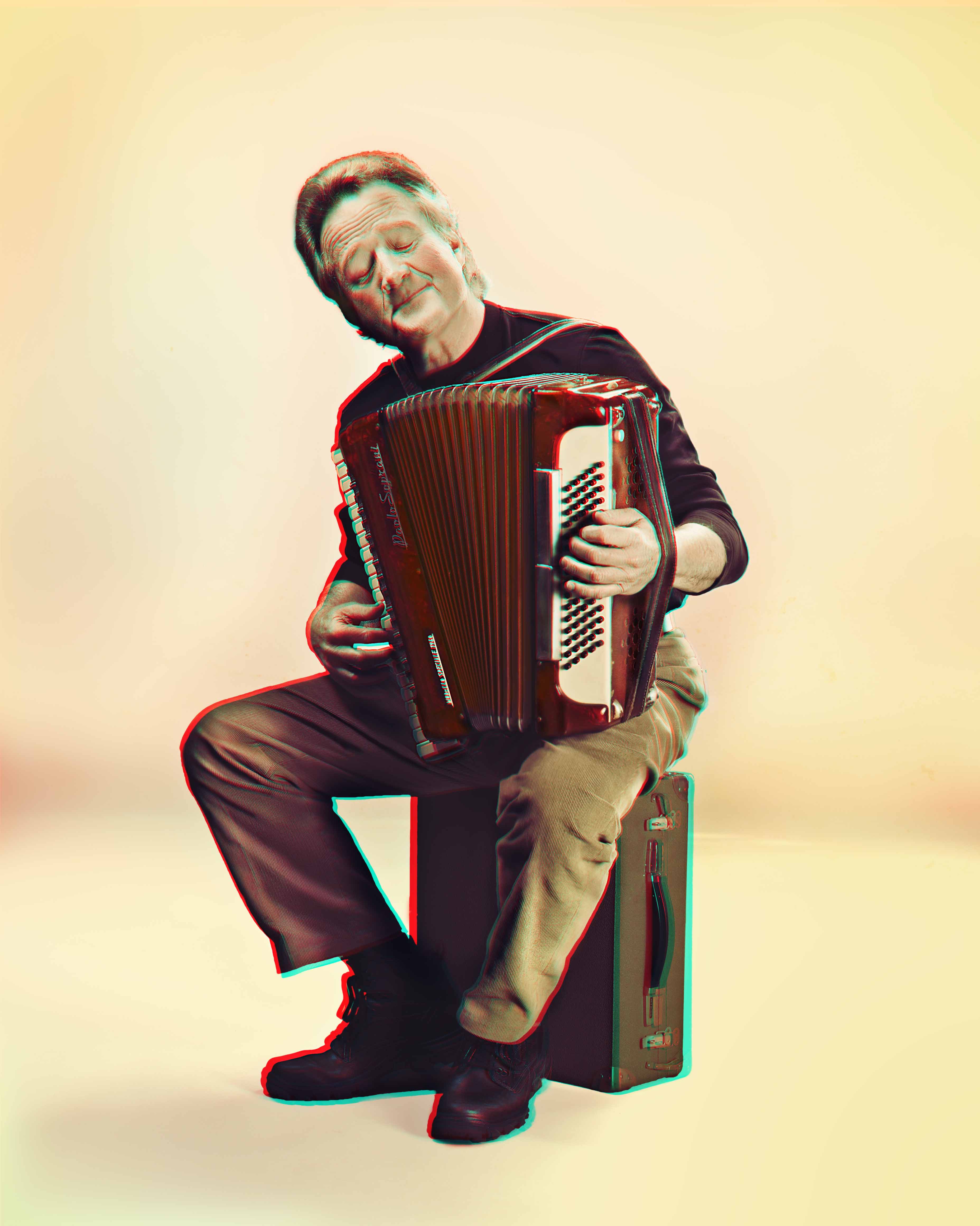 Gurvitch_Tune of His People_accordionist.jpg